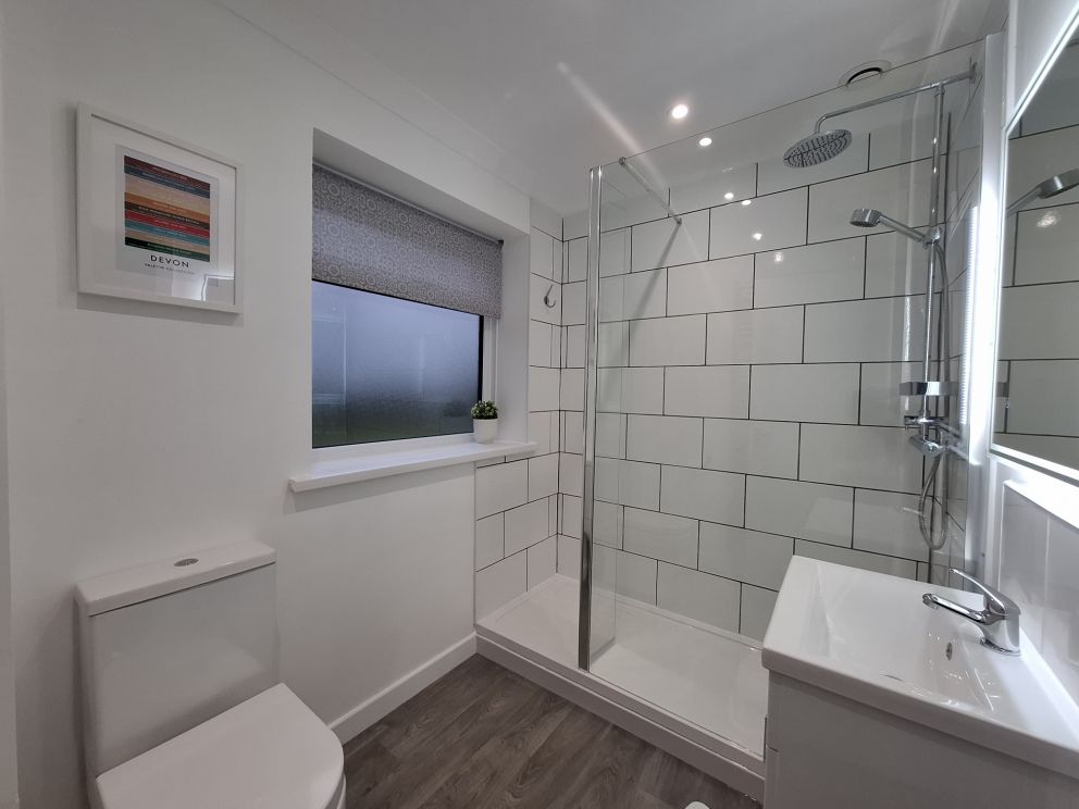 New Shower Room  Premier | 6 person